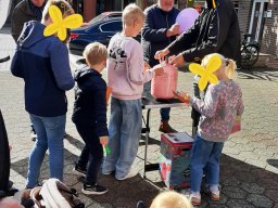 Ballongrüße nach Familiengottesdienst (Fotos: Ulrike Klumpe / Kolpingsfamilie Dinklage)